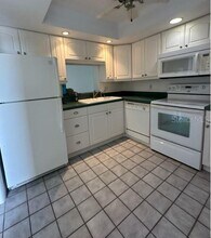 2621 Cove Cay Dr in Clearwater, FL - Building Photo - Building Photo