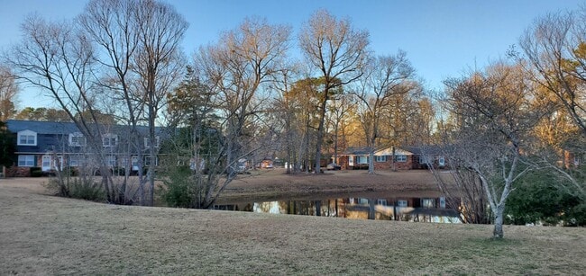 6000 River Rd in Washington, NC - Foto de edificio - Building Photo