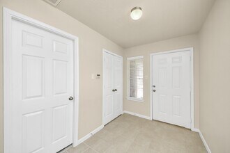 11034 Kelly Hill Ct in Houston, TX - Building Photo - Building Photo