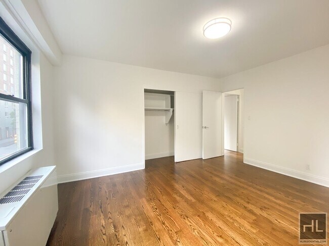 E 88th St in New York, NY - Building Photo - Building Photo