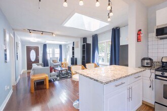 6723 Clinglog St in Capitol Heights, MD - Building Photo - Building Photo