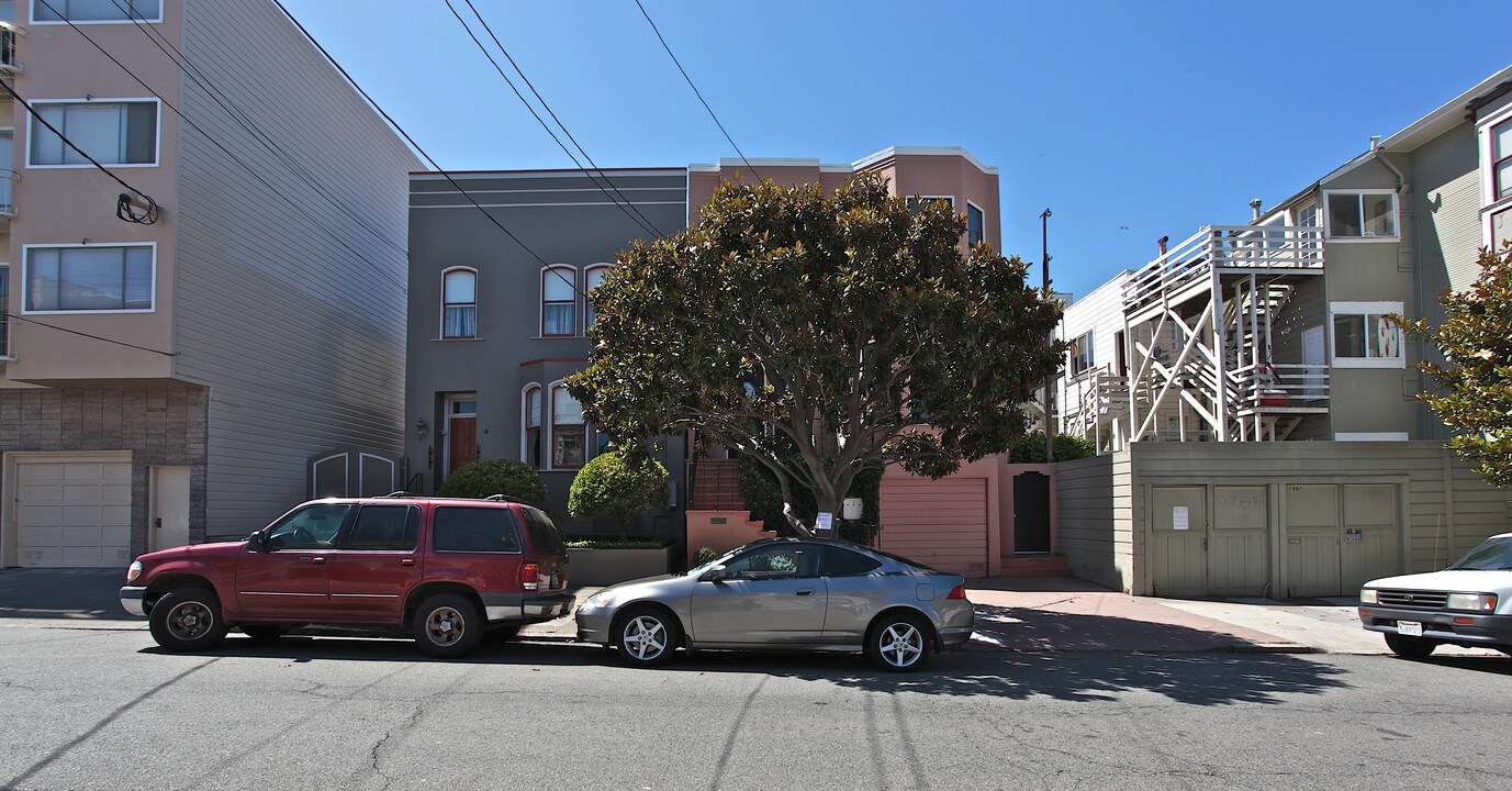 1975 Filbert St in San Francisco, CA - Building Photo