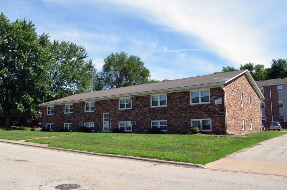 207 Lindell in Normal, IL - Foto de edificio