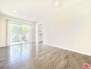 8519 Hargis St in Los Angeles, CA - Building Photo - Building Photo