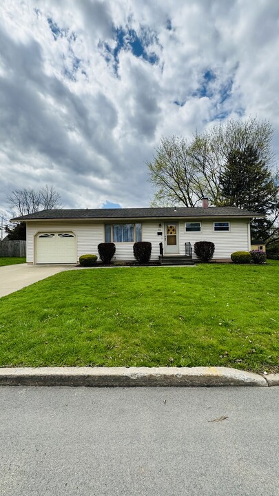 913 Arnold Ave in Utica, NY - Building Photo
