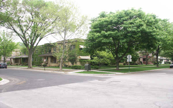 The Pleasant in Oak Park, IL - Building Photo