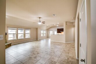 128 Fort Cobb Way in Georgetown, TX - Building Photo - Building Photo