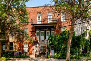 853 Desnoyers Rue in Montréal, QC - Building Photo
