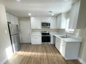 2331 Zinfandel Dr in Rancho Cordova, CA - Building Photo - Building Photo