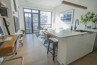 4806 N Magnolia Ave, Unit 211 in Chicago, IL - Building Photo - Building Photo