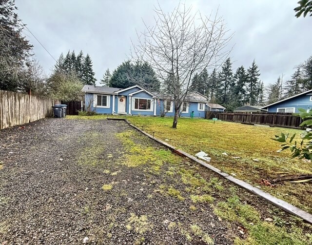 3112 Harris Rd SE in Port Orchard, WA - Building Photo - Building Photo