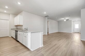 8207 Burnt Orchid Dr in Houston, TX - Building Photo - Building Photo