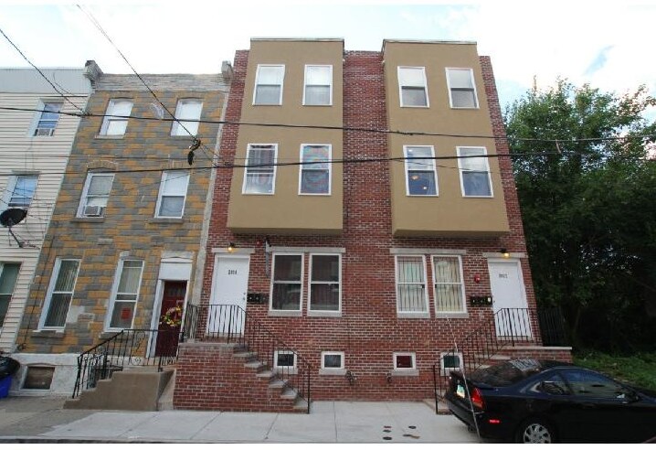 2020 N Woodstock St in Philadelphia, PA - Building Photo