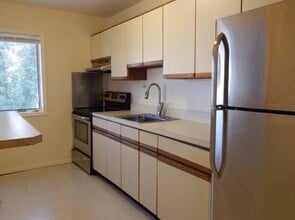 240 E Main St in Port Jefferson, NY - Building Photo - Building Photo