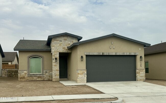 135 Bonnie Trl in Sunland Park, NM - Building Photo - Building Photo
