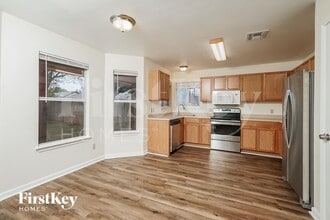 113 Ocotillo in Jourdanton, TX - Building Photo - Building Photo