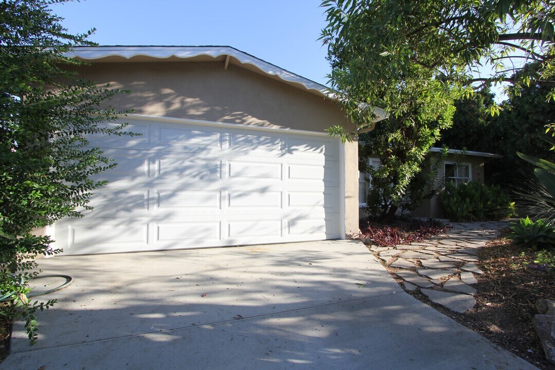 117 W Blaine St in Riverside, CA - Building Photo