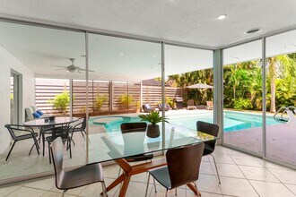 2476 Britannia Rd in Sarasota, FL - Building Photo - Building Photo