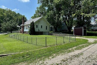 1015 A Ave E in Oskaloosa, IA - Building Photo - Building Photo