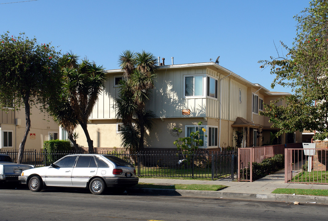 509 S Hillcrest Blvd in Inglewood, CA - Foto de edificio