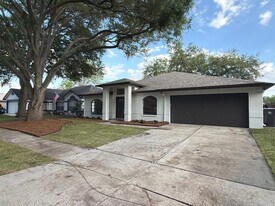 1714 Staysail Dr in Valrico, FL - Building Photo