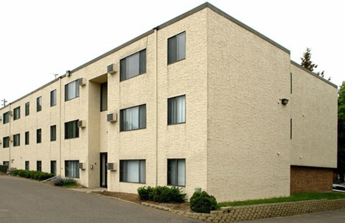 400 N Dewey St in St. Paul, MN - Building Photo