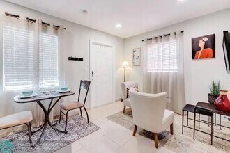 74 NE 5th St in Deerfield Beach, FL - Building Photo - Building Photo