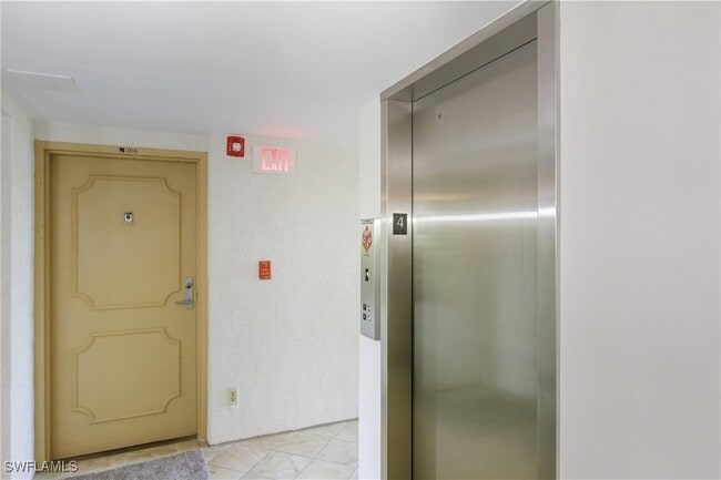 property at 2316 Gulf Shore Blvd N