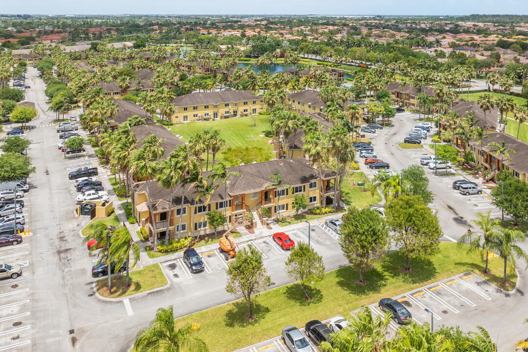 Monterey at Malibu Bay in Homestead, FL - Foto de edificio