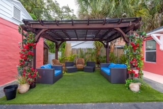 1207 E River Dr