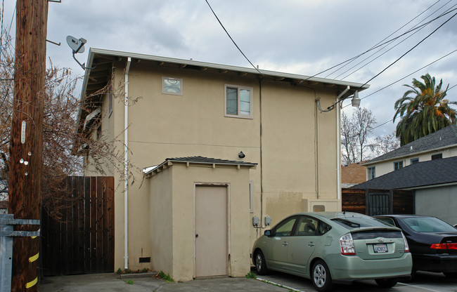 2320 U St in Sacramento, CA - Foto de edificio - Building Photo