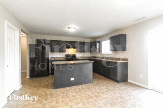 8810 Scotland Dr in Indianapolis, IN - Building Photo - Building Photo