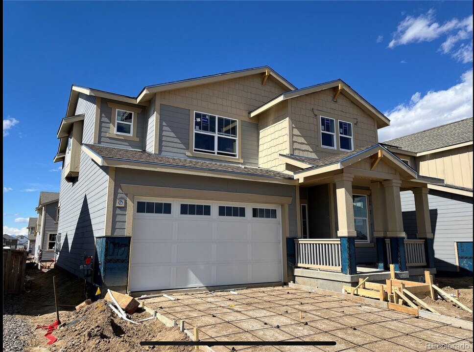 10957 Olathe St in Commerce City, CO - Building Photo