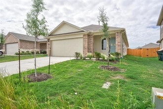 121 Roanwood Dr in San Marcos, TX - Foto de edificio - Building Photo