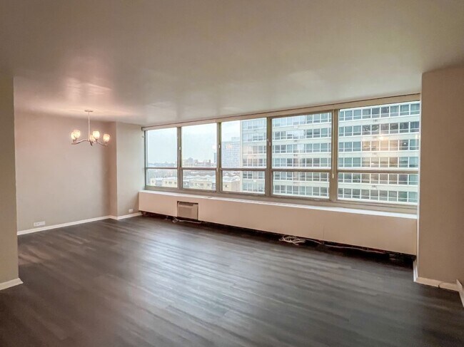 3550 N Lake Shore Dr, Unit 807 in Chicago, IL - Foto de edificio - Building Photo