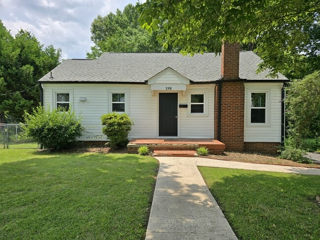 198 Spring St in Mocksville, NC - Building Photo - Building Photo