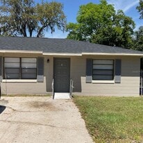 385 Lime St in Eatonville, FL - Building Photo