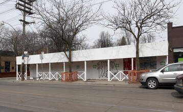 Lakehouse Beach Residences in Toronto, ON - Building Photo - Building Photo