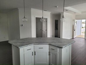 2505 E Bay Dr in Largo, FL - Building Photo - Building Photo