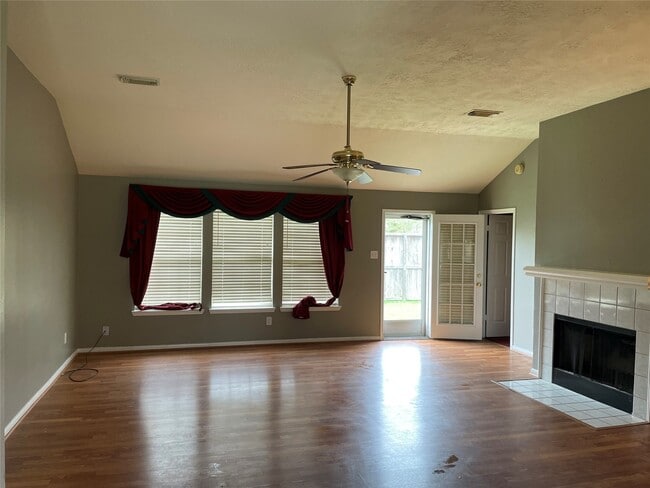 property at 2922 Russett Pl W