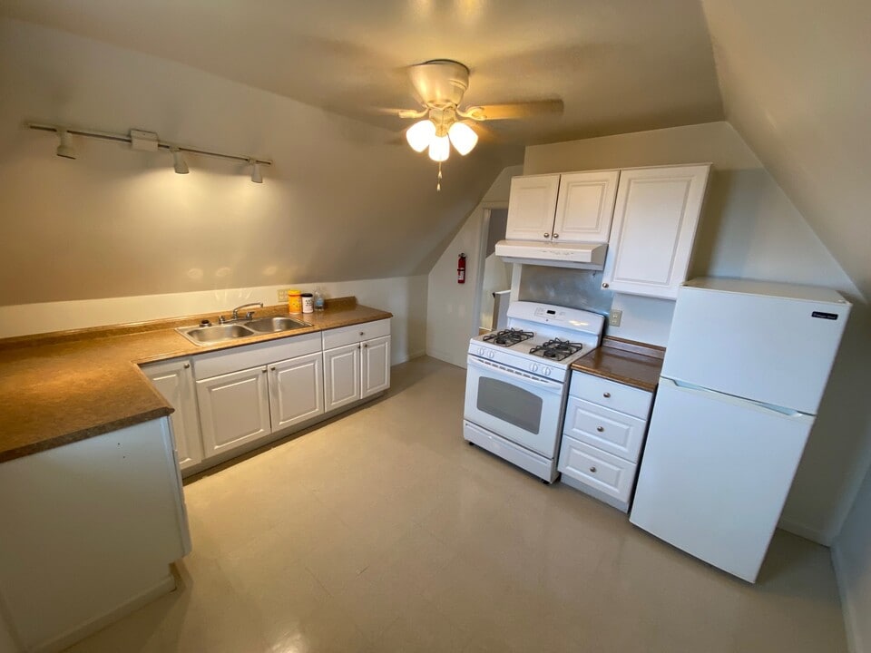 3916 Coleman St, Unit 3916 COLEMAN ST #3 in Pittsburgh, PA - Building Photo