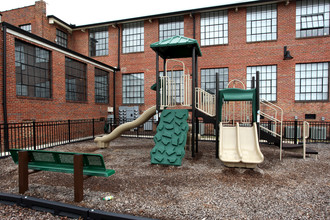 Asheboro Mill Lofts in Asheboro, NC - Foto de edificio - Building Photo