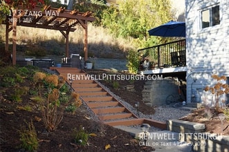 173 Zang Way in Pittsburgh, PA - Building Photo - Building Photo