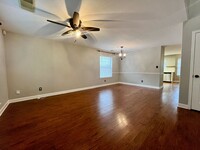 1315 Whitegate in San Antonio, TX - Foto de edificio - Building Photo