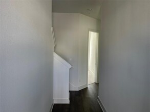 2050 Lohmans Spur in Lakeway, TX - Building Photo - Building Photo