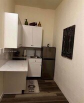 2481 NE 2nd Dr, Unit 1 in Homestead, FL - Building Photo