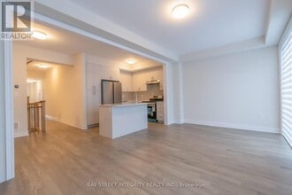 2184 Postmaster Dr in Oakville, ON - Building Photo - Building Photo