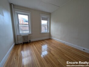 1185 Boylston St, Unit 6 in Boston, MA - Foto de edificio - Building Photo