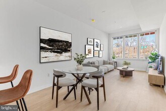 4240 Chestnut St in Philadelphia, PA - Building Photo - Building Photo