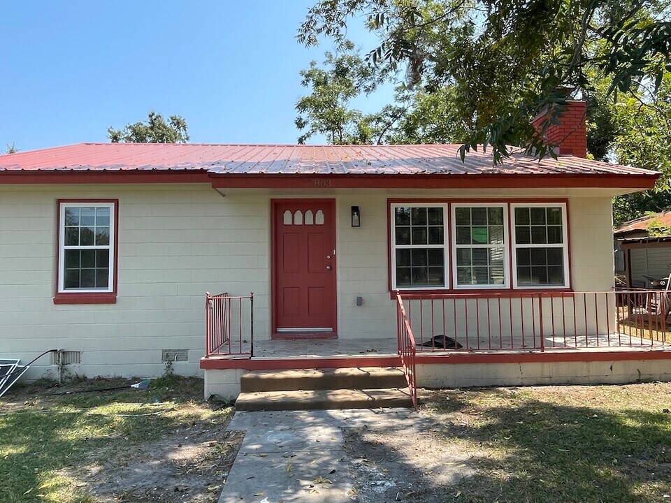 803 S Oak St in Valdosta, GA - Building Photo